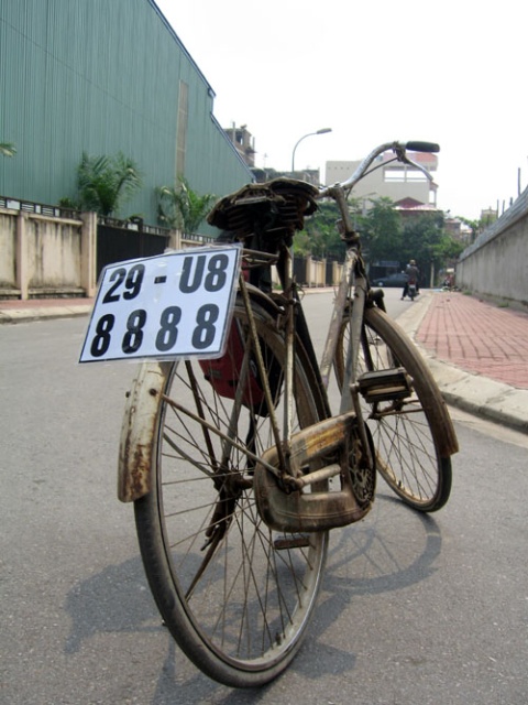 Siêu xe gây tai nạn liên hoàn